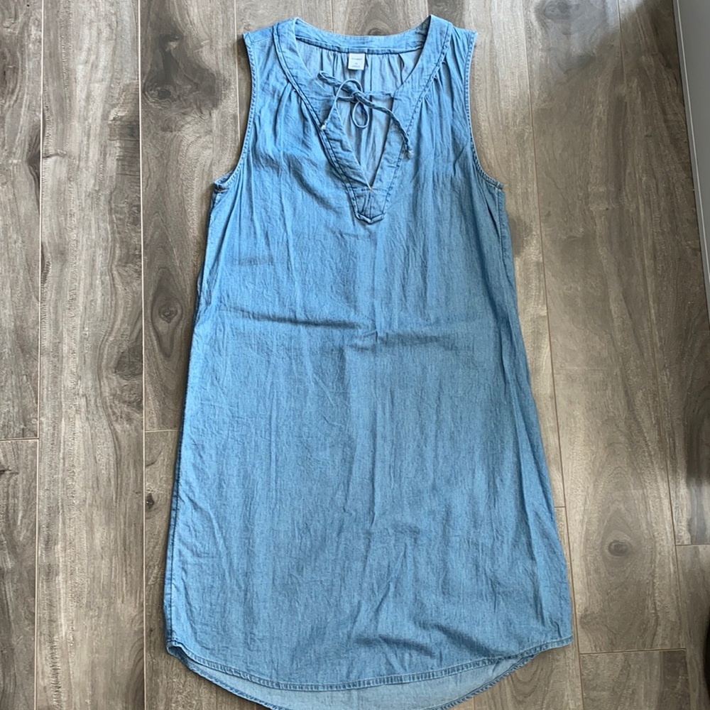 Women’s Old Navy light jean colour dress